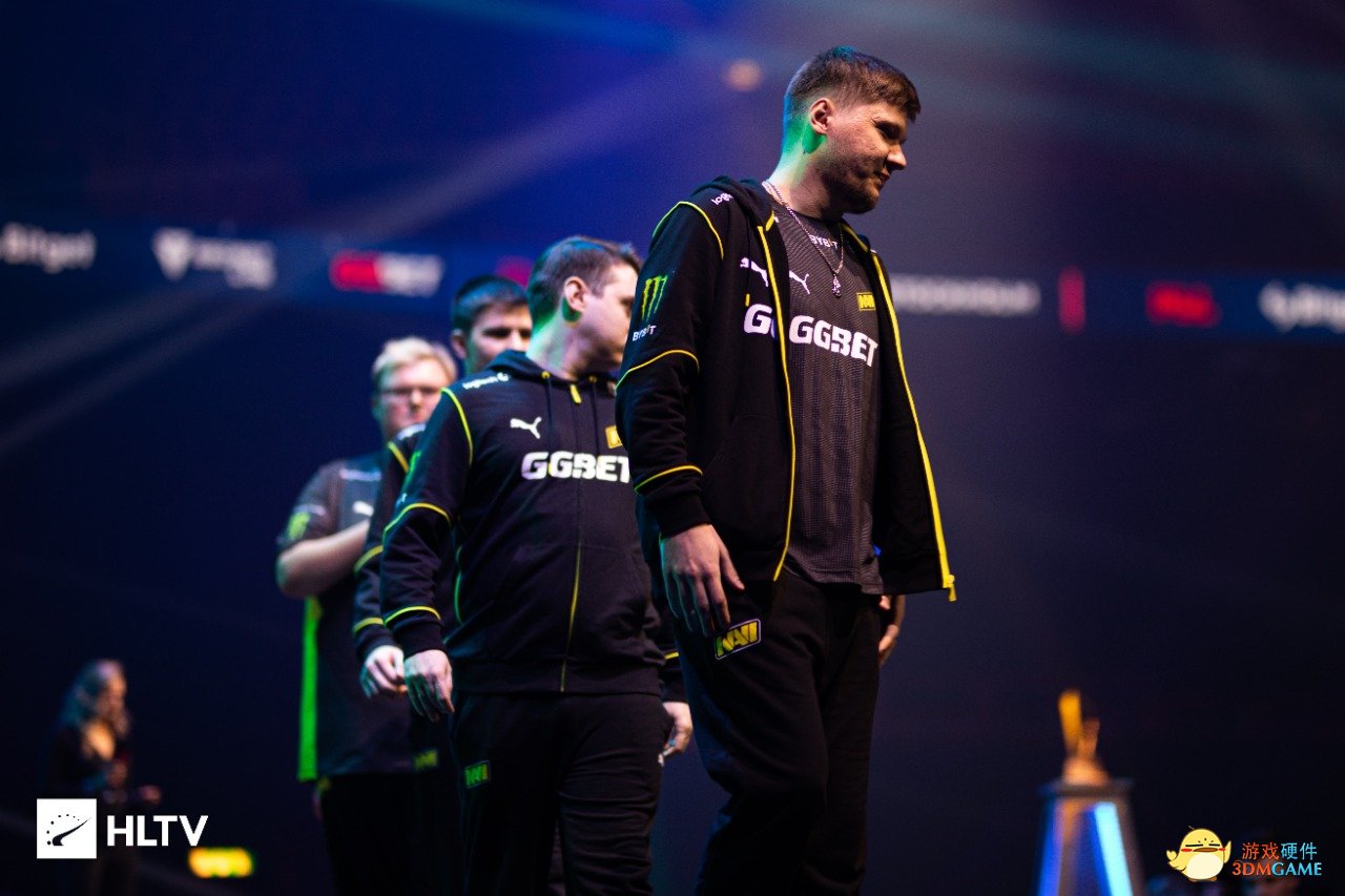 陷入财务危 陷入财务危